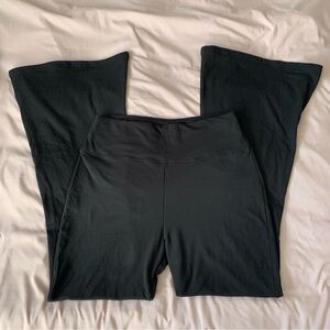 High Waisted Black Flared Yoga Pants Size large
